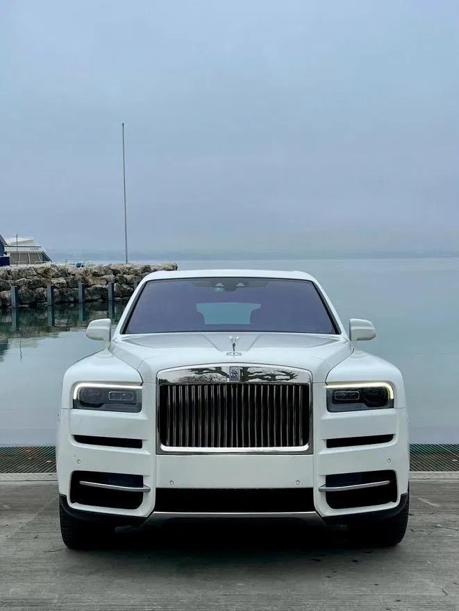 Rolls-Royce Cullinan — private chauffeur Switzerland
