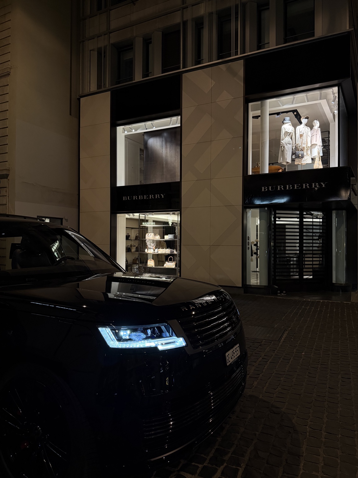 Range Rover SV — private chauffeur Switzerland